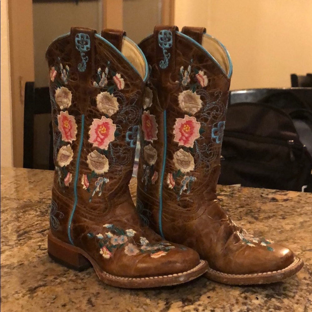 Macie Bean Cowgirl Boots (size 9)